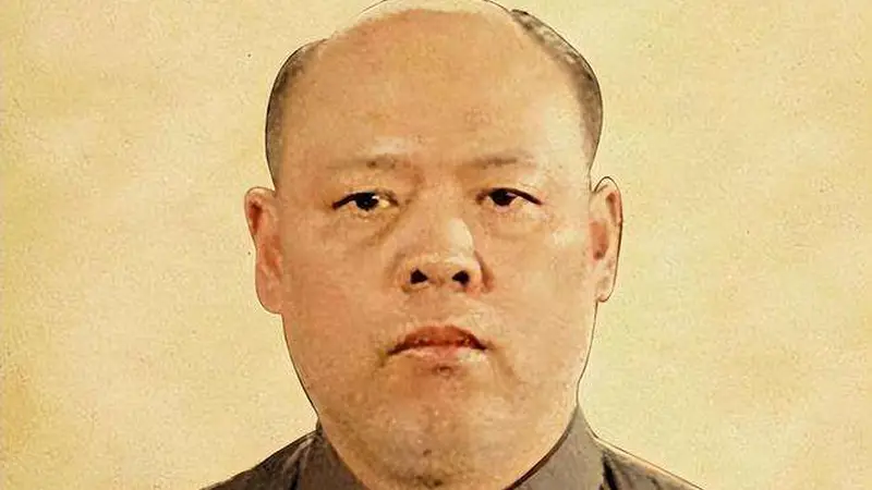 1996年，姚文元出狱后匆匆赶回上海，做了一件事