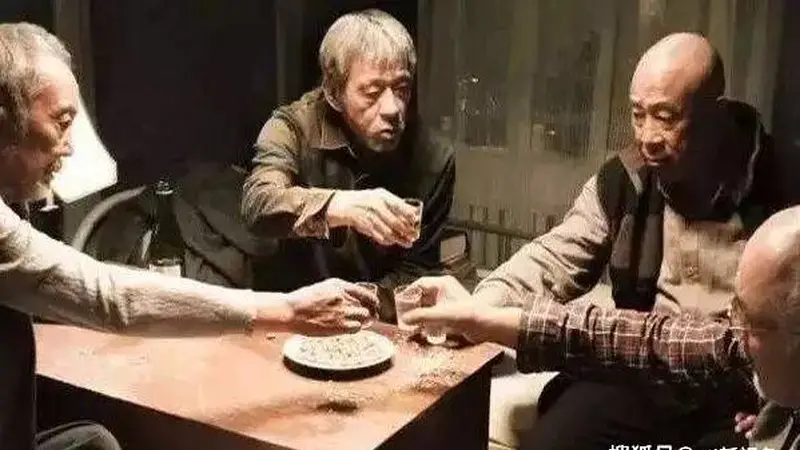 喝酒怎么可能跟谁喝都一样呢？