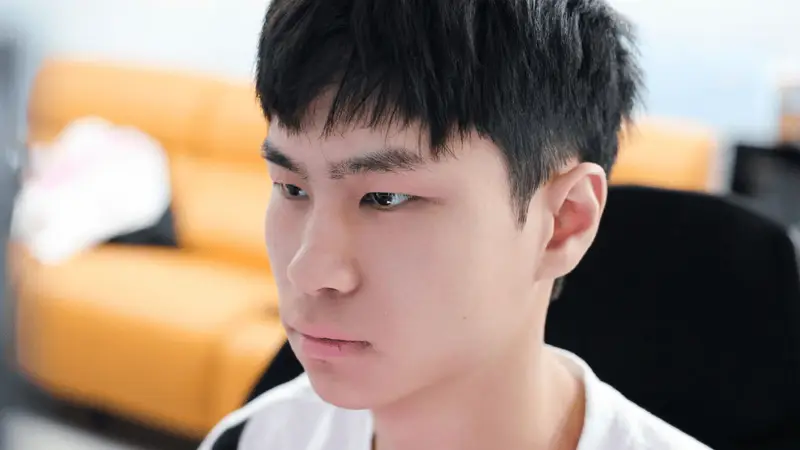 BLG新上单wenbo摔伤，手腕骨折可能有后遗症，职业生涯恐就此终结