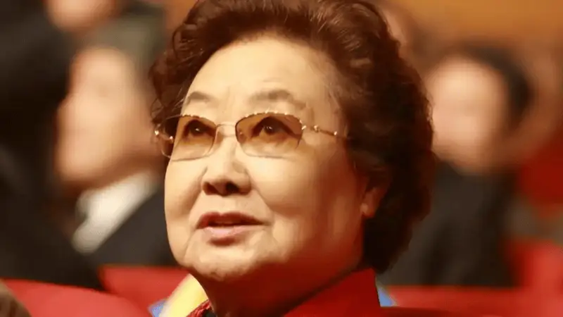 周总理没明白：郭兰英为啥当众让郭沫若下不来台？发生了什么事