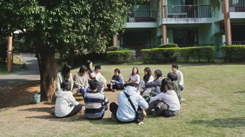 致青年写作者:你没被看见的这些年,我们一直在找你