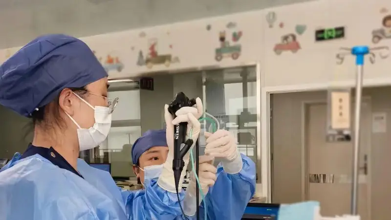 误把电蚊香液当“饮料”，熊孩子“哈”伤了肺！专家紧急提醒：误服后千万别做这件事