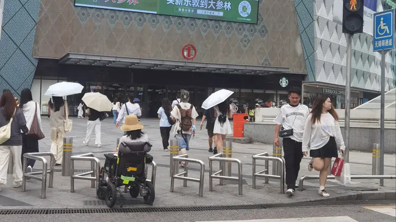 广州商场频现“霸王桩”，市民直呼出行不便！南都记者调查