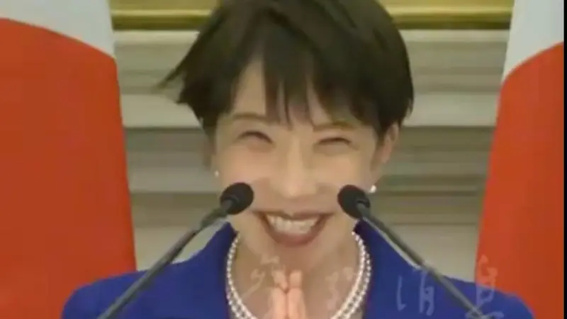 高市早苗与莫迪“兄妹情深”却不肯喝印度水,漱口也不行,日媒爆料其专机上装满了矿泉水