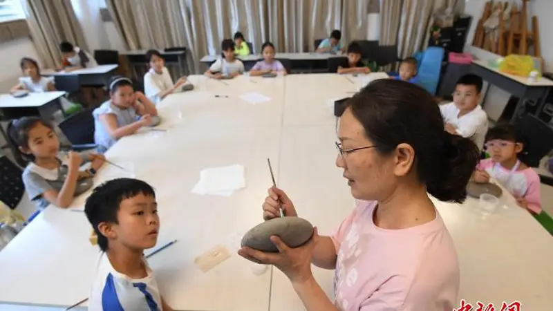 贵州贵阳:公益艺术培训开启缤纷暑期