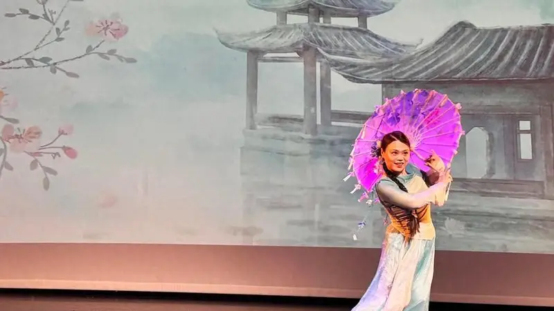 “中华文化大乐园”荷兰海牙开园