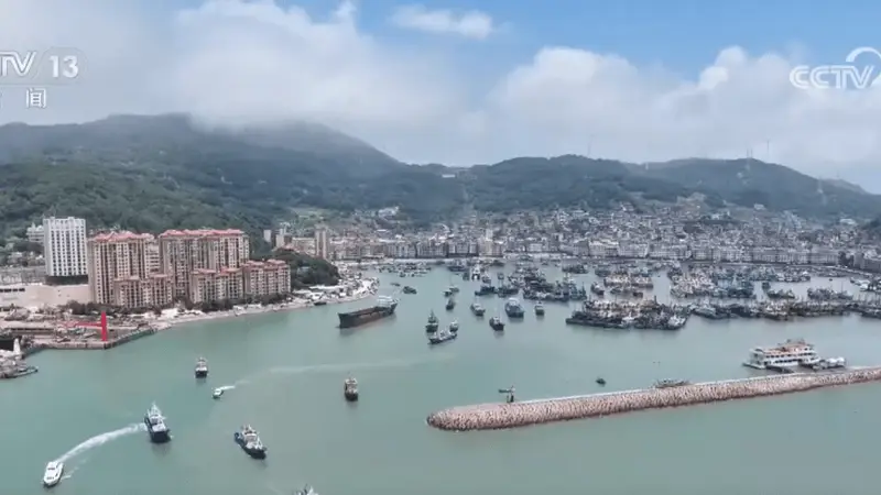 特色“第一口”鲜味擦亮地区名片 “海鲜+”成为开海旅游消费新“顶流”