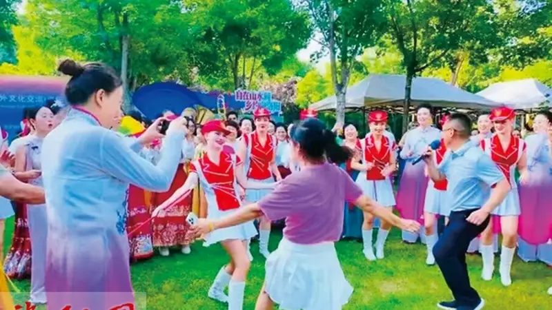 洛阳：古都韵味浓 国际范儿足