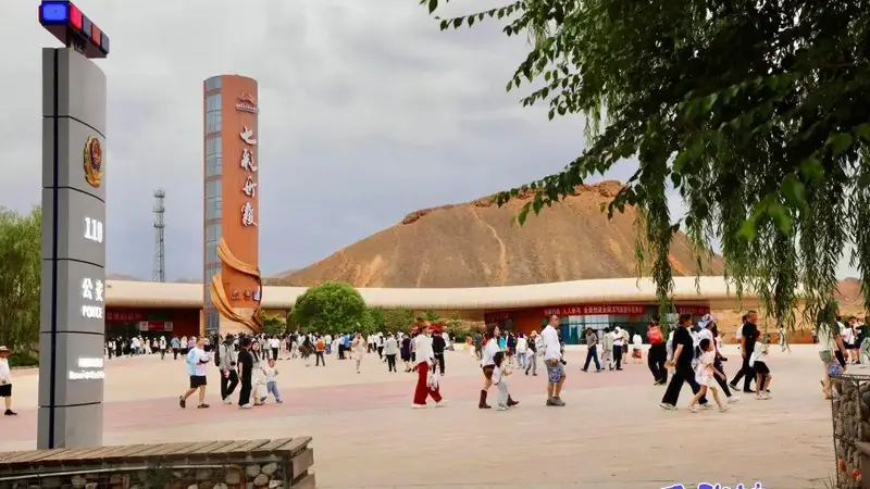 张掖“旅游110”:一个电话里的城市温度