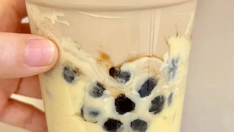 从蛋糕到奶昔,只差一个杯子?拆解液体甜品年销10亿的3个小心机