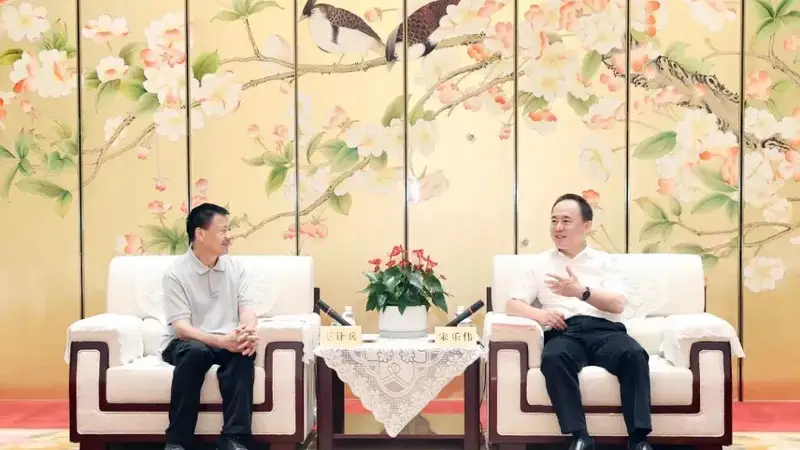 宋乐伟会见“外卖诗人”王计兵