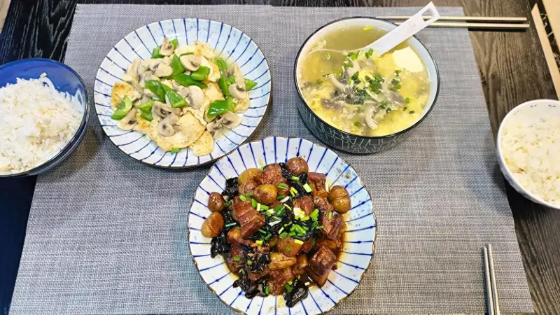省事,晚餐3个菜,好吃到飞起,儿子:这么丰盛,要胖了!