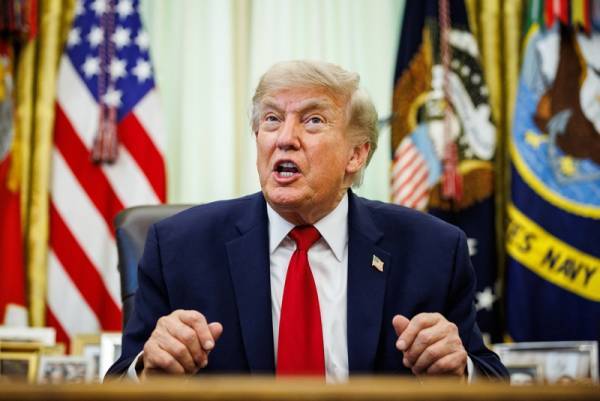 美国独立日当天，特朗普分别与普京、泽连斯基通电话