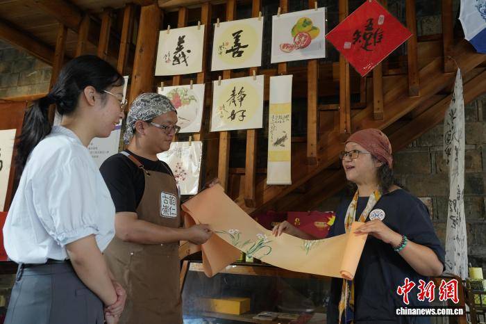 台湾珍珠奶茶“泡”进闽北崇仁古街