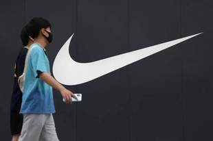 连跌8个季度后，耐克终于对27年经销商动手了