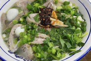 葫芦头泡馍:一碗让你重新认识猪大肠的唐代“黑暗料理”