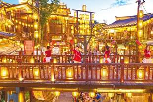 赴江夏里灯火 寻夏暮码头烟火气