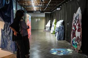 跨越古今重塑神话叙事,群展《我们的现代神话:众声》登陆上海外滩源