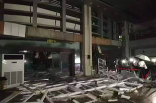 龙卷风穿过黄冈师范学院：最大风速超过15级，有学生抵住宿舍门合力抗风