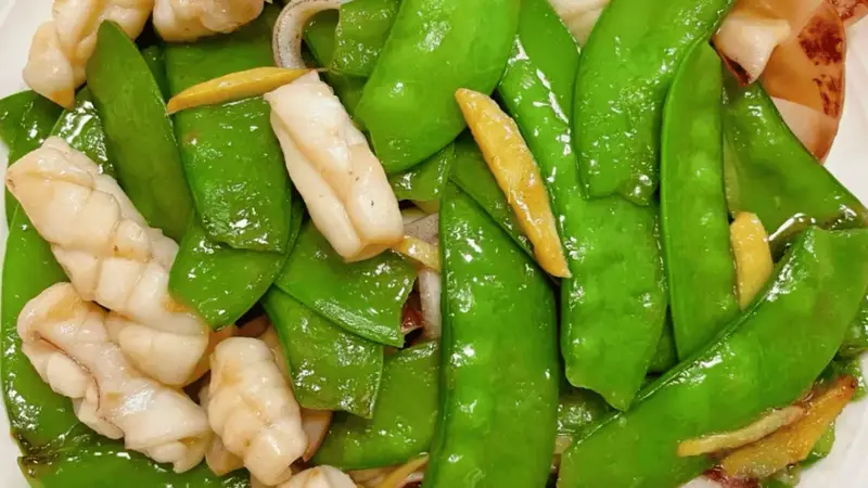 荷兰豆炒鲜鱿鱼：脆嫩弹牙的家常快手菜