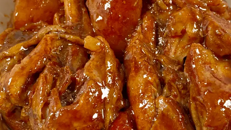 电饭煲番茄土豆焖鸡腿:一锅焖出浓郁家常味,懒人也能轻松复刻餐厅级美味
