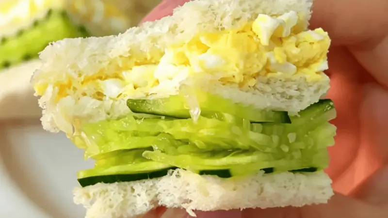 一口咬下春天的清爽:黄瓜鸡蛋三明治的家常制作指南