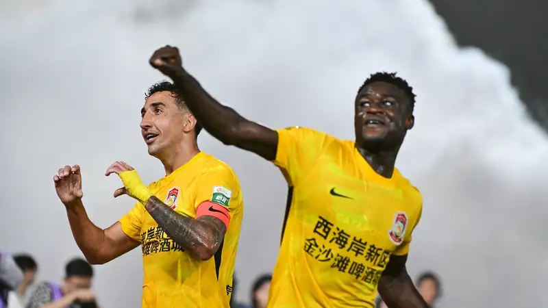 中超-卢斯戴维森建功 西海岸2-1十人海港13轮不败