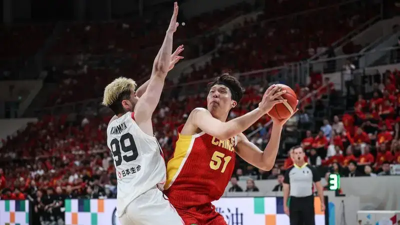 国家队俱乐部双线受挫 杨瀚森职业生涯进入至暗时刻?