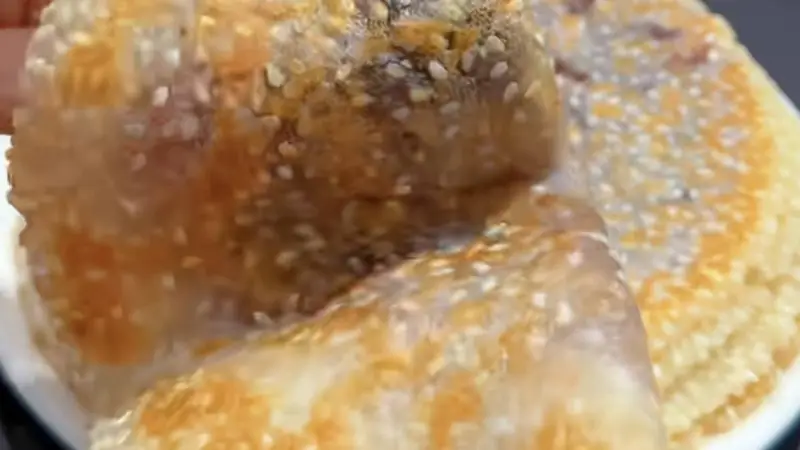 不用发面!快手芝麻糯米饼,香酥带芝麻香,待客也拿得出手