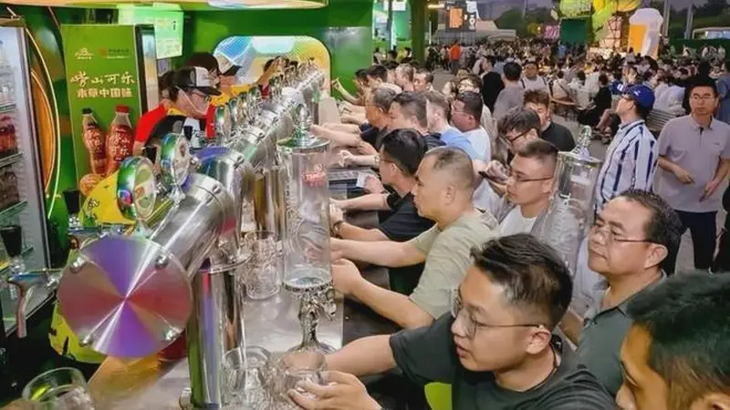 火了36年!青岛啤酒靠一场啤酒节,吃透全年增长