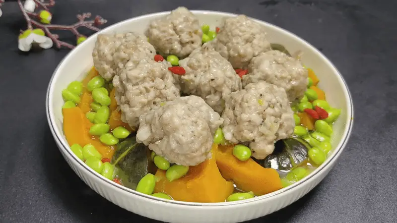 天热就喜欢这样蒸一盘!三种食材一锅出,口味咸甜交织、吃出满口好味道,好吃好做一学就会