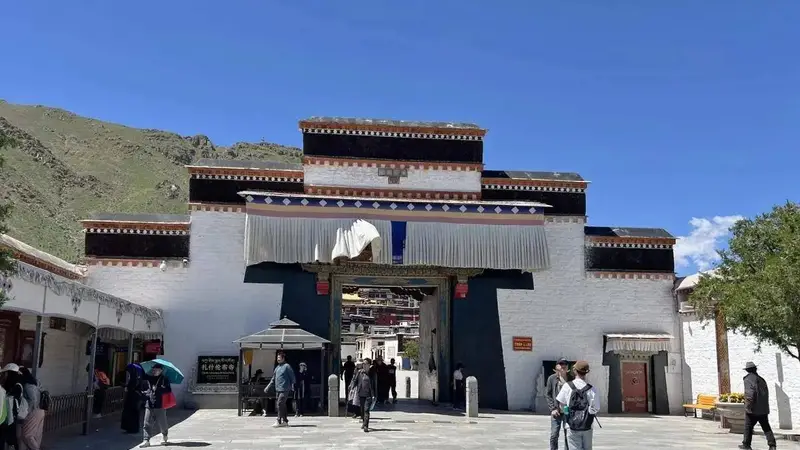 后藏中心日喀则，班禅驻锡地扎什伦布寺（寺院1）