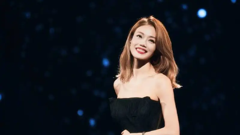 容祖儿《国乐无双》惊艳登场！唯美流苏长裙，全新演绎粤语版《蓝旗袍》