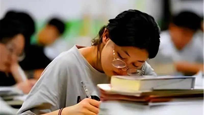 清华北大输给警校,职校录取率超985,教育“平权”时代真的来了?