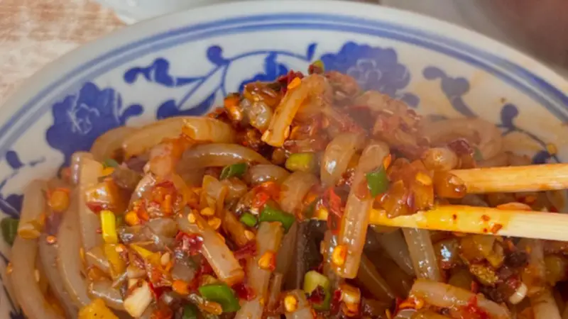 区别南昌拌粉!瓷都冷粉,橘香交织辣劲超上头