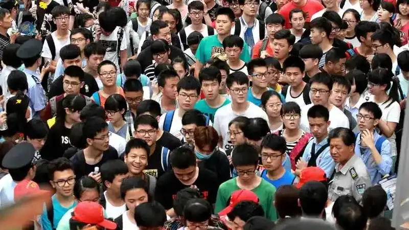 139分就能上大学?河南136所高校再次征集志愿,学费最低仅3700