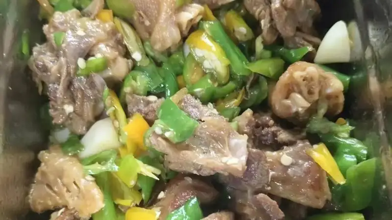 地道又正宗的湘味家常三道菜，烟火气十足，怎么会不又香又下饭呢？