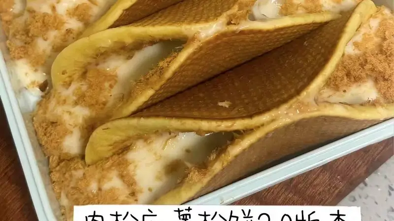 “肉松麻薯松饼，咸甜永动机，平底锅自制聚会小甜品”