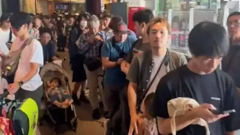 日本人排大队抢购中国相机，很可能只是个开始……