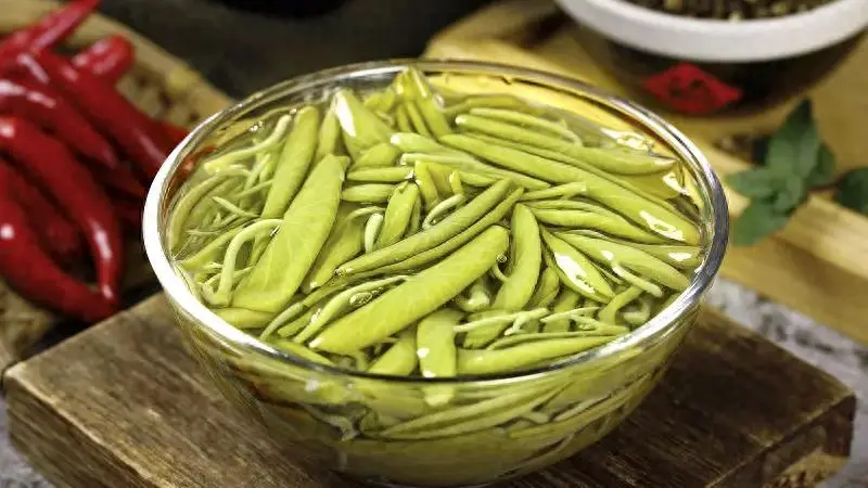 夏日食莼菜解暑热、护肠胃,但两类人群食用需谨慎