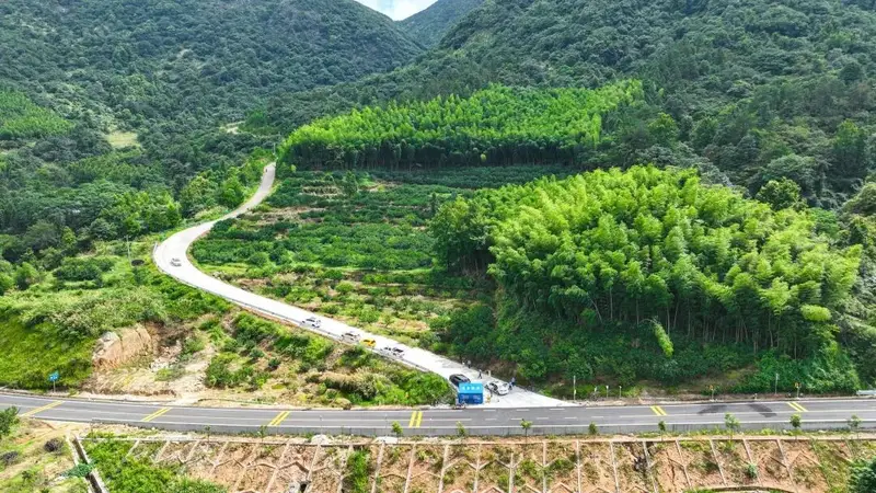 三溪乡:设立军峰山劝导站 守护市民游客暑期安全
