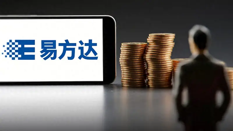 易方达张坤,罕见调仓