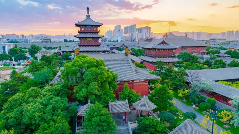 比洛阳人少，美食不输西安！这座“避暑古都”夏天均温仅25℃，空调当摆设，人均500玩爽