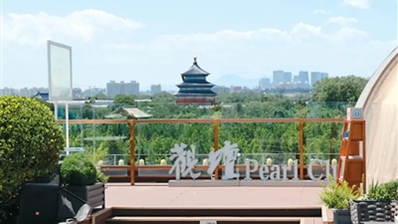 登上露台看北京