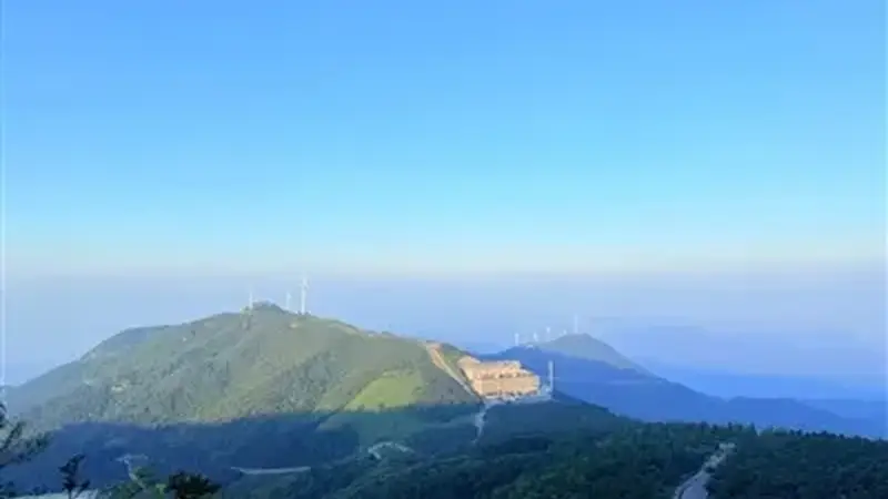 40分钟直达20℃夏天！武汉人的周末，正在被这座“有点冷”的城市承包