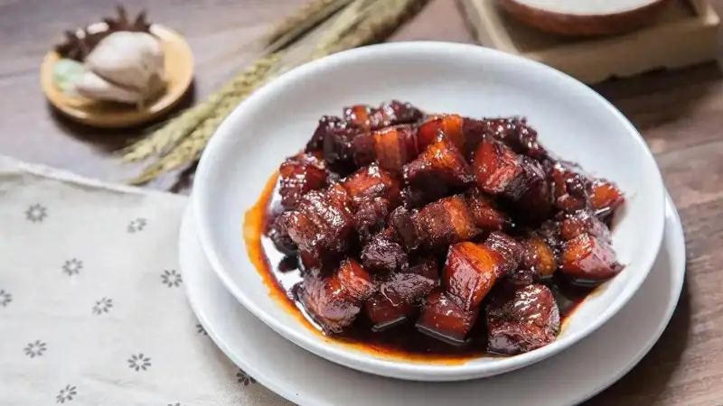 吃他汀不能碰红烧肉？医生提醒：不只红烧肉，这4物再馋也要忌口