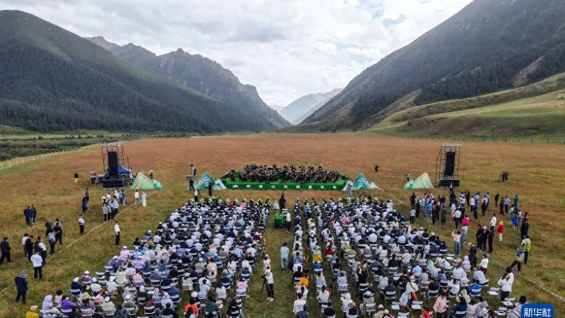 祁连山下的交响音乐会