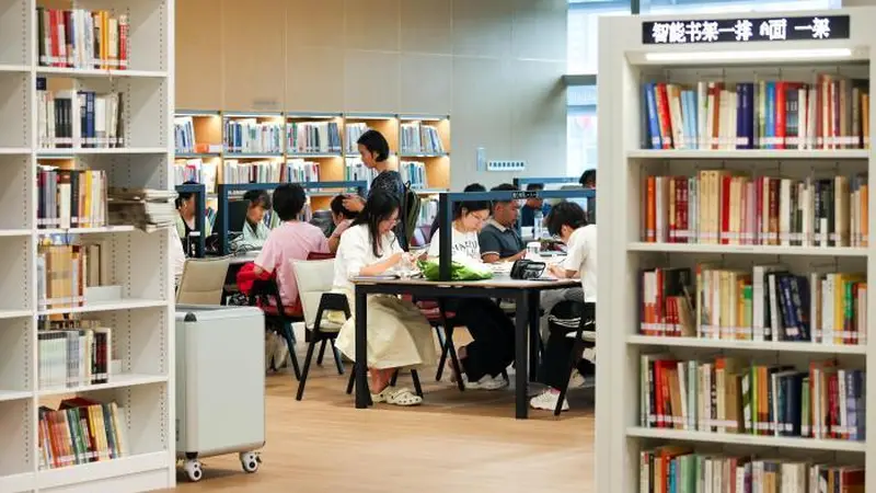 湖北武汉：慢品书香 乐享阅读时光
