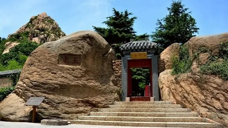 大珠山古寺石门行