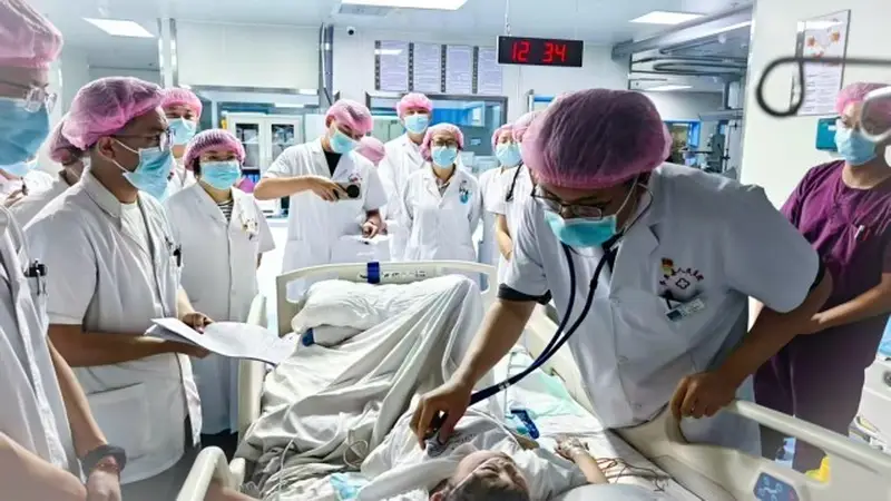 从上海到沙海,援疆医生带去了什么|医师节特别策划